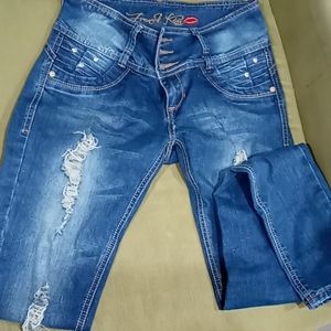 NWOT Distressed Jeans
